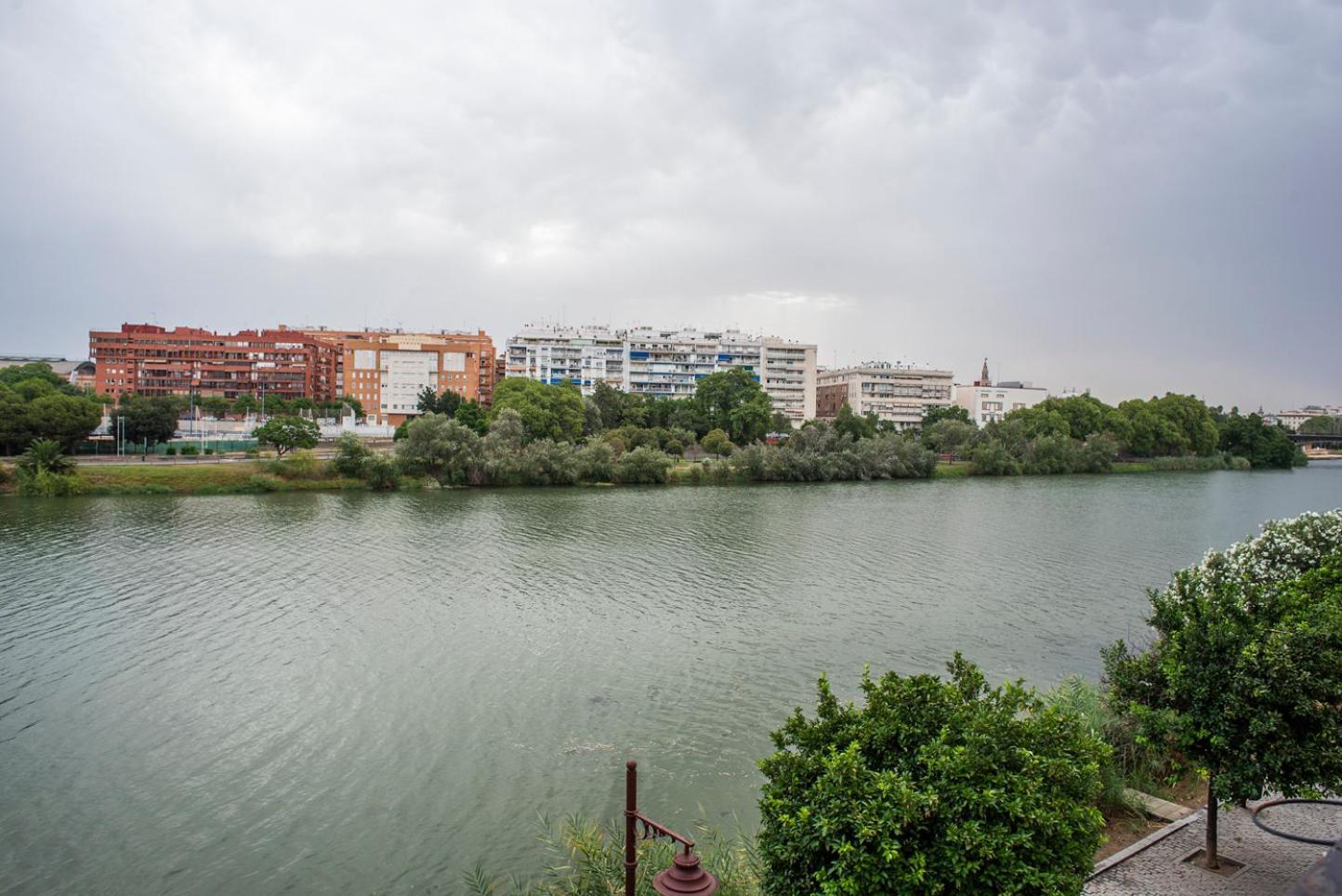 Alohamundi Castilla V-Vi, Seville
